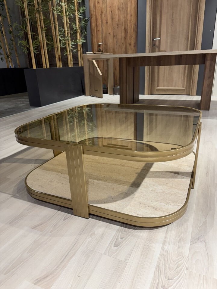 Valencia Orta Sehpa –Gold Eskitme Temperli Bronz Cam & Metal Gövde Modern Tasarım 90×90 cm